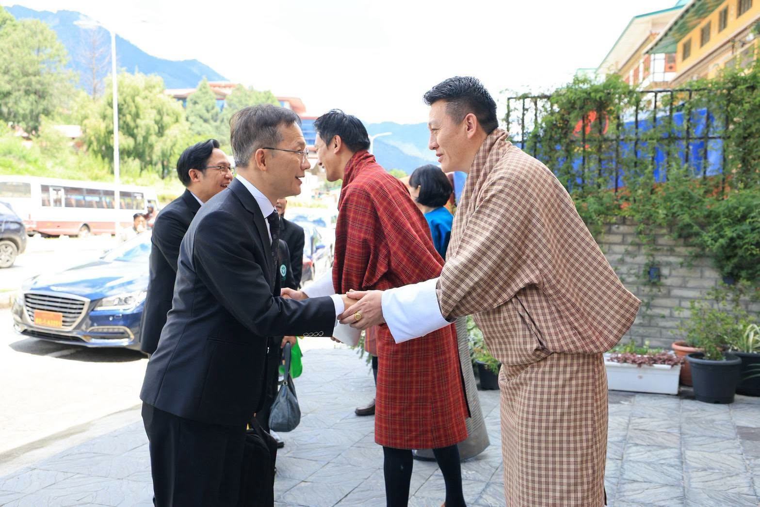 ภาพประกอบ 2